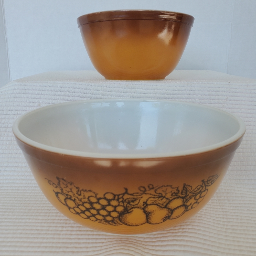 2 Pyrex Old Orchard Mixing 403 402 Bowls Fruit Brown Round 2.5qt 1.5 qt